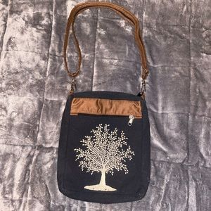 ‘Tree of life’ body bag🌳